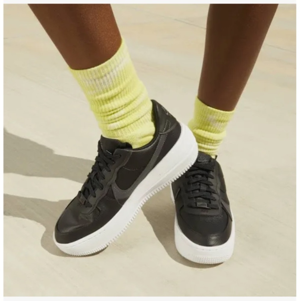 Nike Women's Air Force 1 PLT.AF.ORM